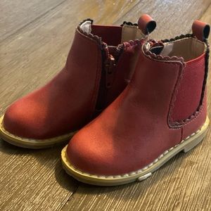 Monkey Feet 12-18m fits like Toddler size 4